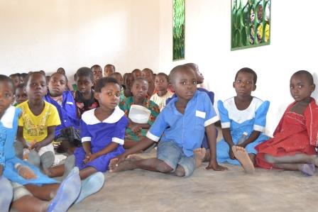 Malawi: One volunteer defies odds by teaching 7 classes alone